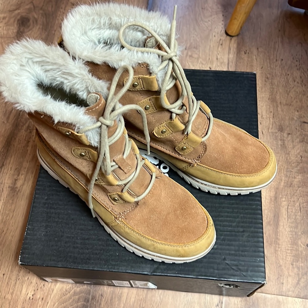 Sorel Cozy Joan boot